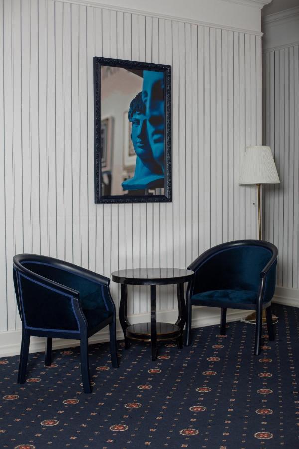 Hotel Aristocrat 切尔诺夫策 外观 照片